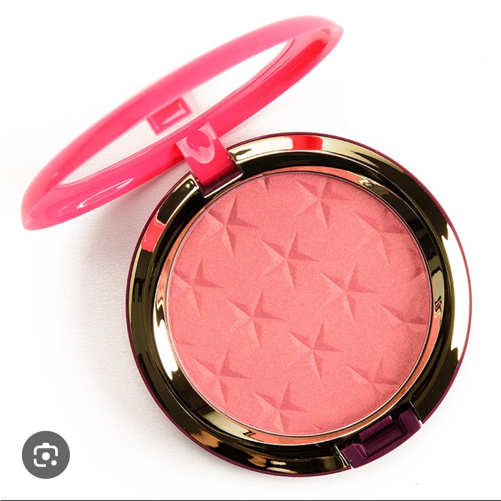 New MAC x The Nutcracker Sweet Vision Magic Dust Powder